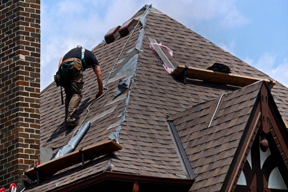 hiring roofing contractors