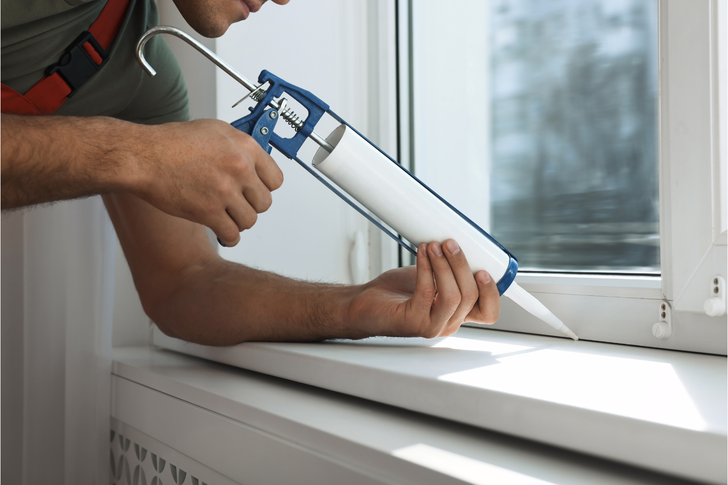 Sealing and caulking for vinyl siding trim