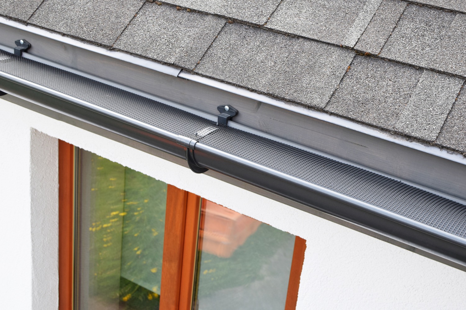 CoMo gutter guard installation