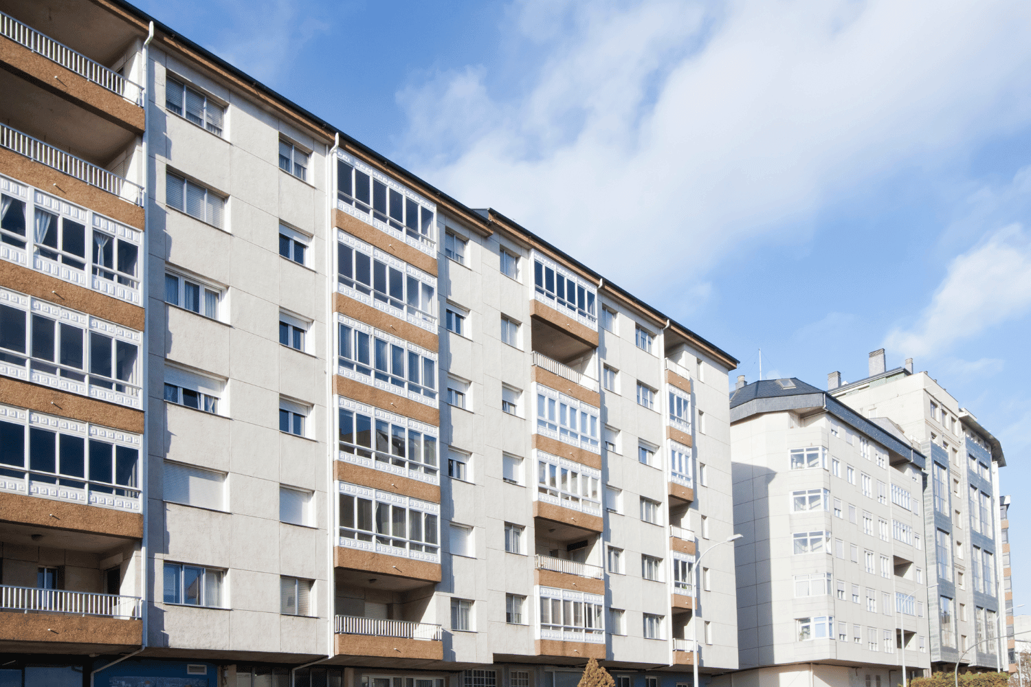 Illustration of energy-efficient features in apartment windows.