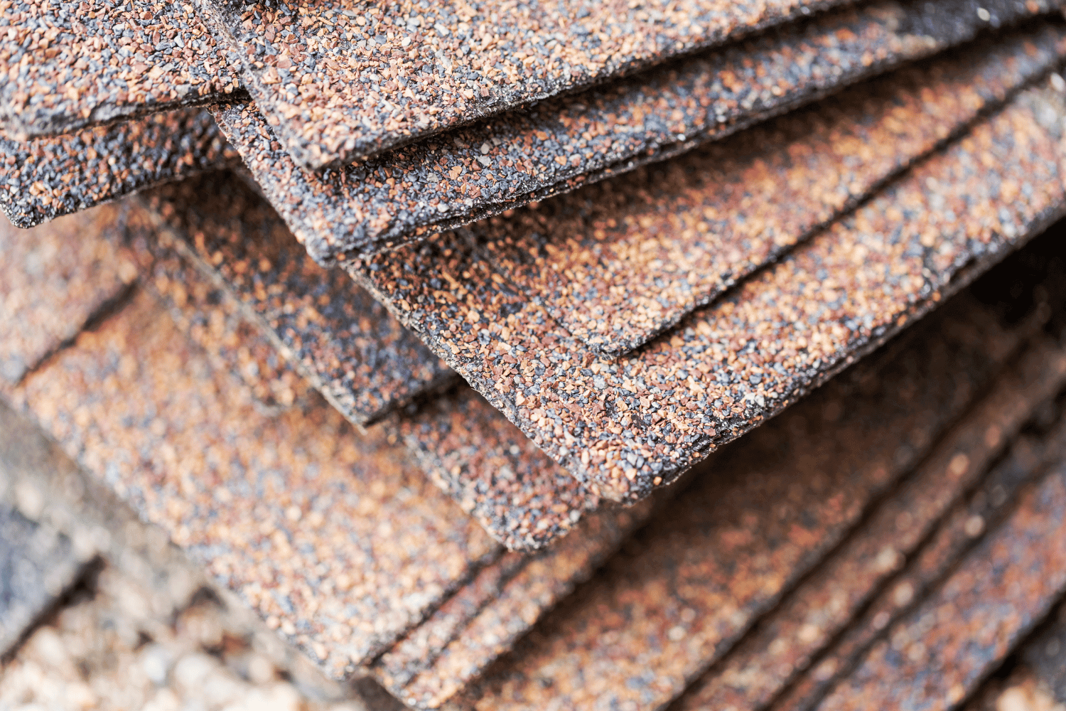 An illustration depicting various asphalt shingle sizes including 3 tab and architectural shingles. 