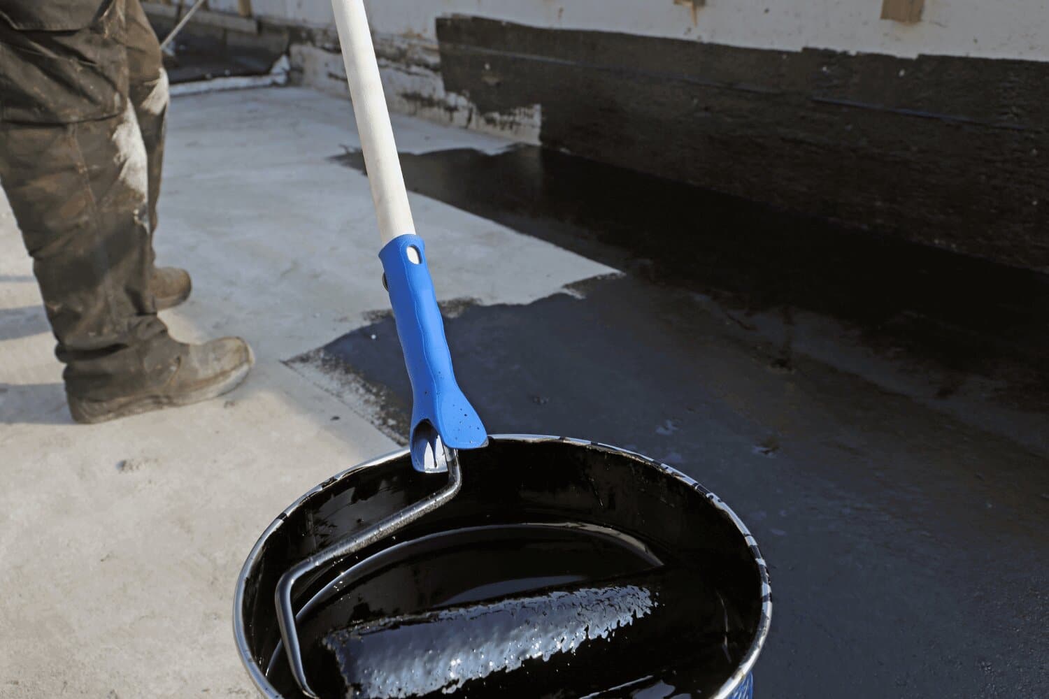 Flat roof waterproofing techniques and sealant options for Central Missouri homes and businesses